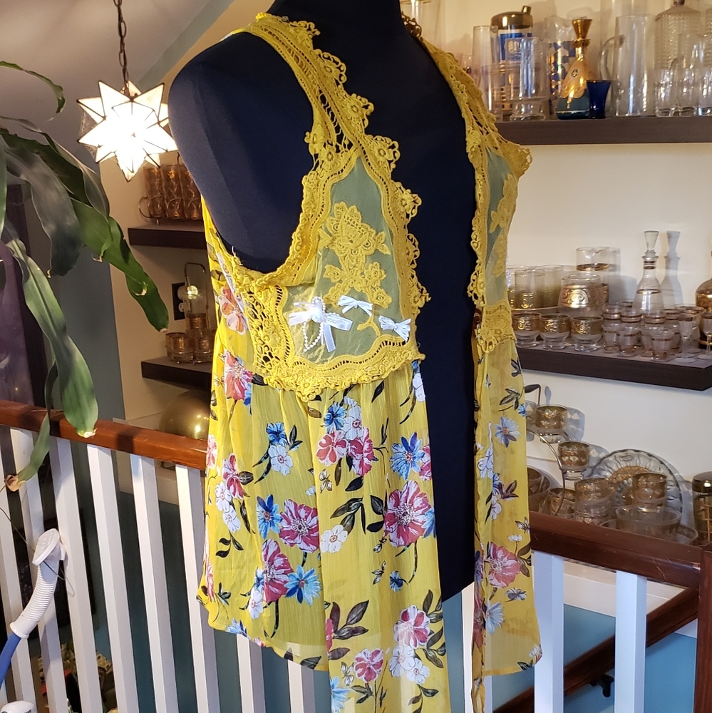Self Esteem Yellow Womens Spring Floral Vest